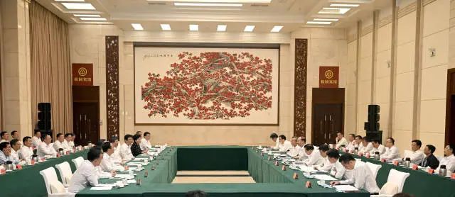 福建省党政代表团到广药集团KY开元游戏集团总厂调研